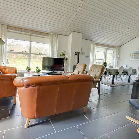Four-bedroom Holiday In * Hals