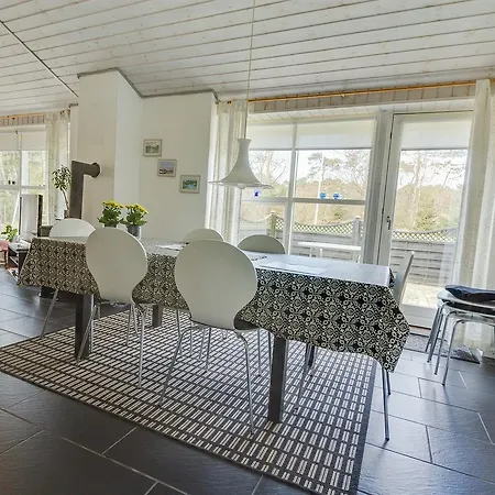 Four-bedroom Holiday In * Hals