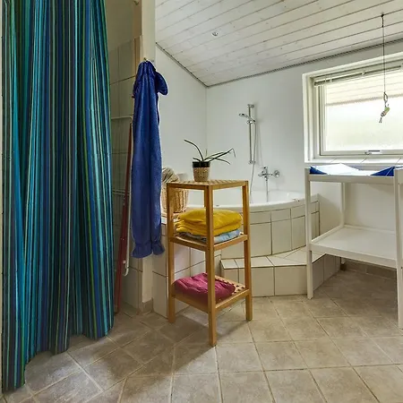Four-bedroom Holiday In * Hals
