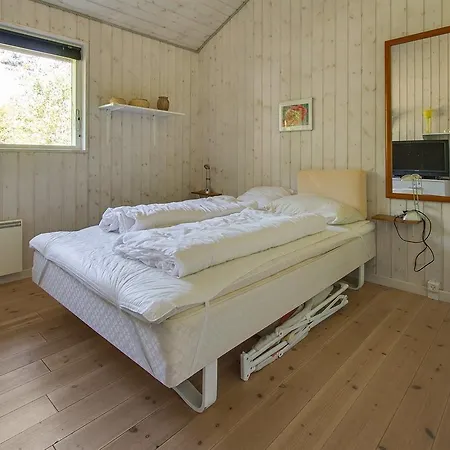 Four-bedroom Holiday In * Hals
